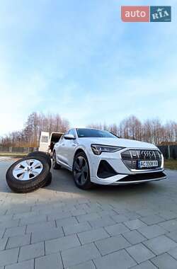 Внедорожник / Кроссовер Audi e-tron 2020 в 