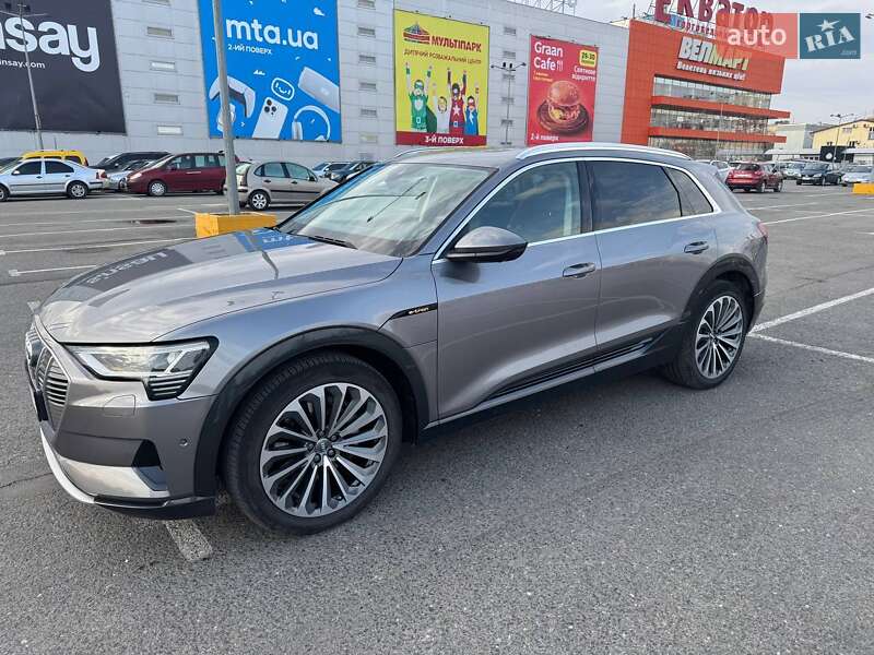 Audi e-tron 2019