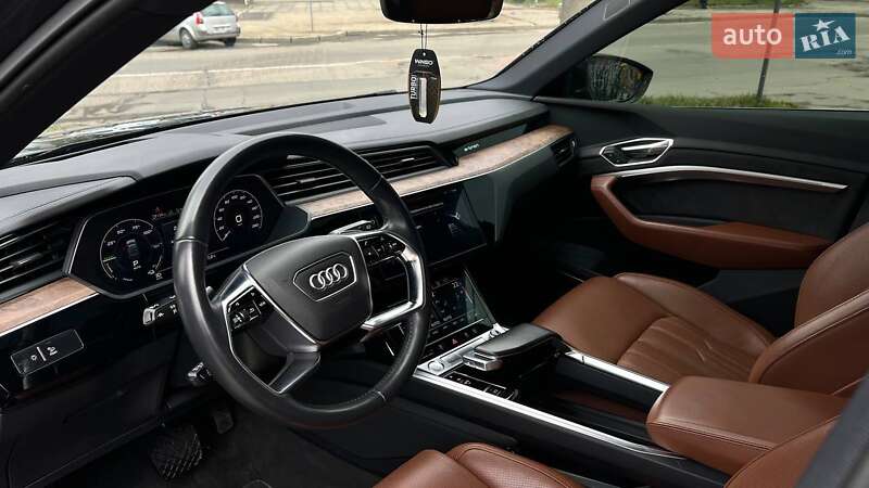 Внедорожник / Кроссовер Audi e-tron 2019 в Львове