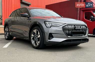 Внедорожник / Кроссовер Audi e-tron 2020 в 