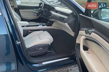 Внедорожник / Кроссовер Audi e-tron 2019 в 