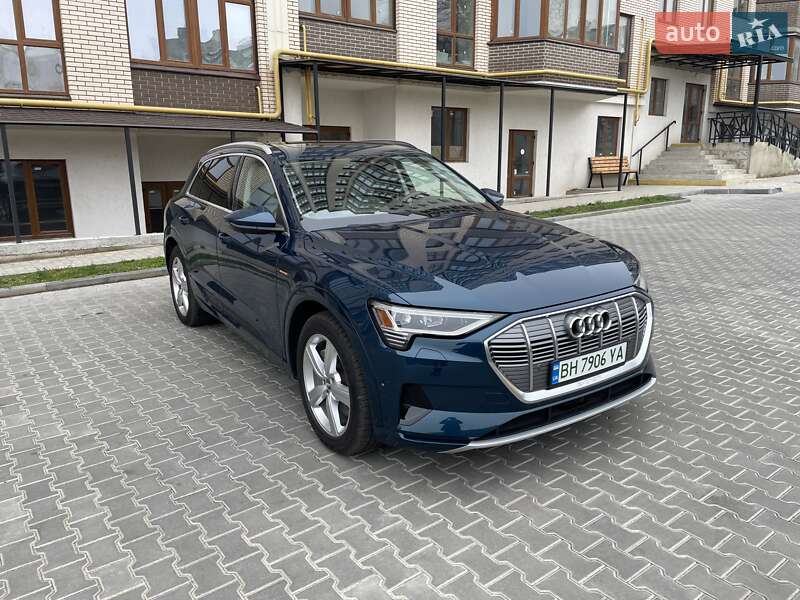 Audi e-tron 2019