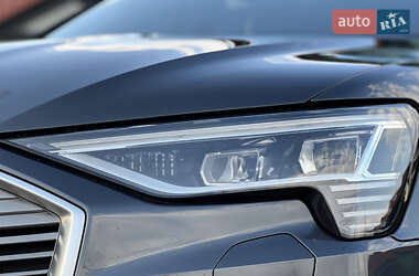 Внедорожник / Кроссовер Audi e-tron 2019 в 