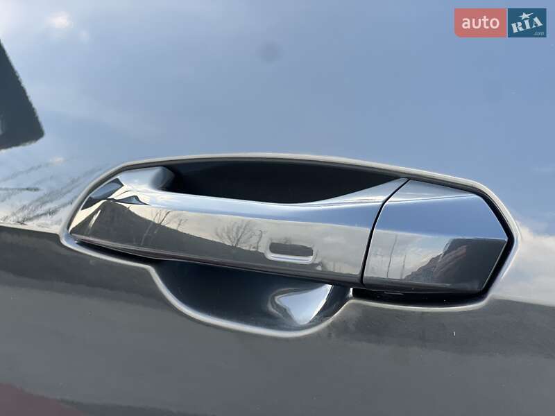 Внедорожник / Кроссовер Audi e-tron 2019 в Киеве