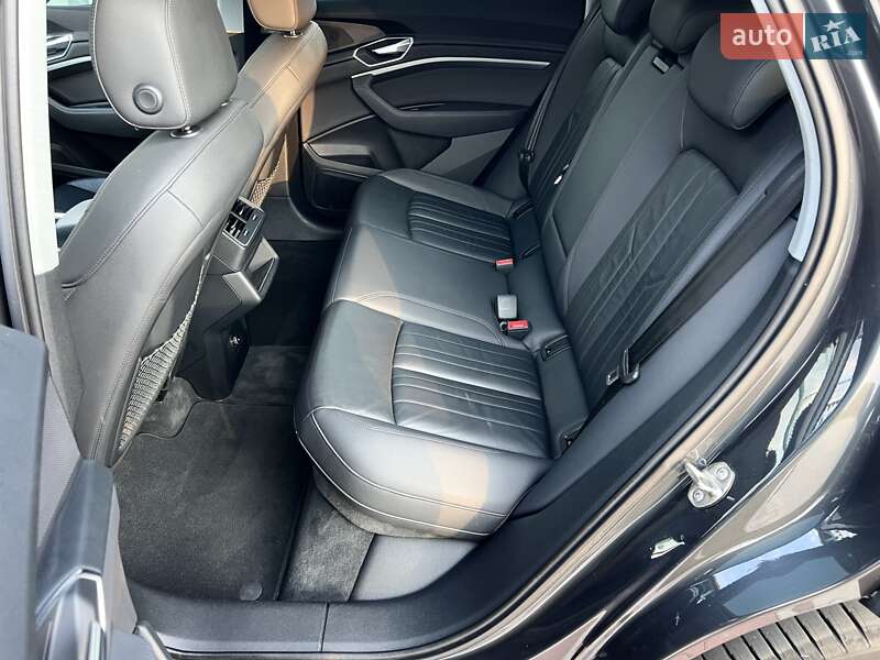 Внедорожник / Кроссовер Audi e-tron 2019 в Киеве