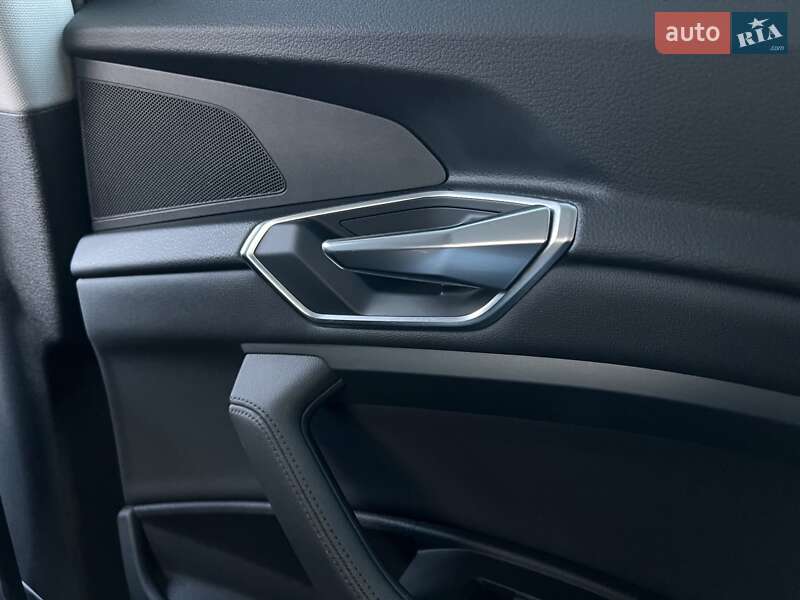 Внедорожник / Кроссовер Audi e-tron 2019 в Киеве
