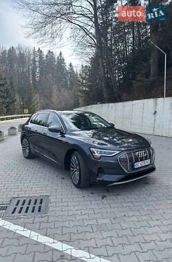 Внедорожник / Кроссовер Audi e-tron 2020 в 