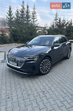 Внедорожник / Кроссовер Audi e-tron 2020 в 