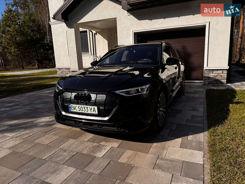 Позашляховик / Кросовер Audi e-tron 2019 в Києві