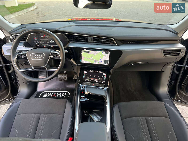 Позашляховик / Кросовер Audi e-tron 2022 в Дніпрі