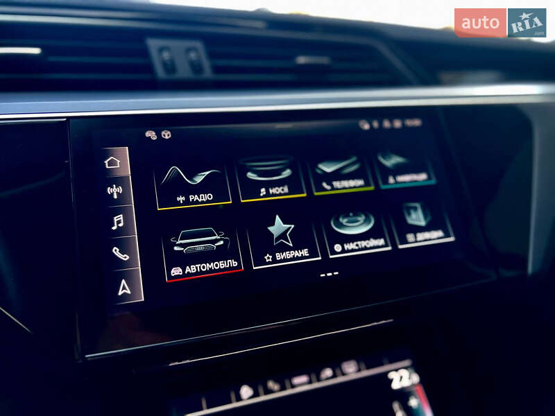 Позашляховик / Кросовер Audi e-tron 2022 в Дніпрі