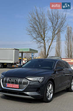 Внедорожник / Кроссовер Audi e-tron 2020 в 