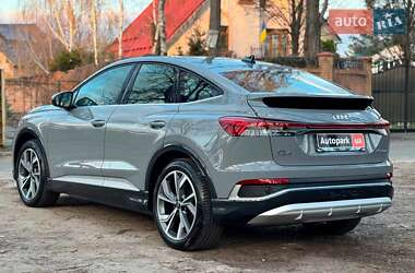Внедорожник / Кроссовер Audi e-tron 2022 в 