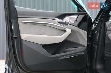 Внедорожник / Кроссовер Audi e-tron 2020 в 