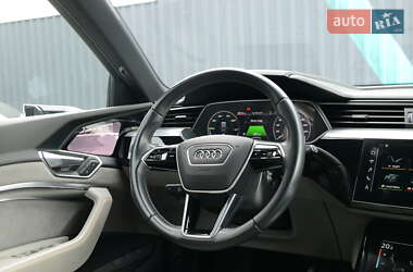 Внедорожник / Кроссовер Audi e-tron 2020 в 