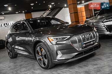 Внедорожник / Кроссовер Audi e-tron 2019 в 
