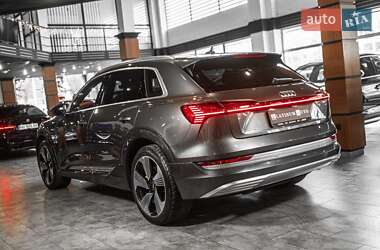 Внедорожник / Кроссовер Audi e-tron 2019 в 