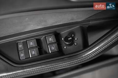 Внедорожник / Кроссовер Audi e-tron 2019 в 