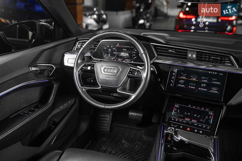 Внедорожник / Кроссовер Audi e-tron 2019 в Одессе
