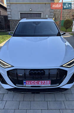 Внедорожник / Кроссовер Audi e-tron 2020 в 