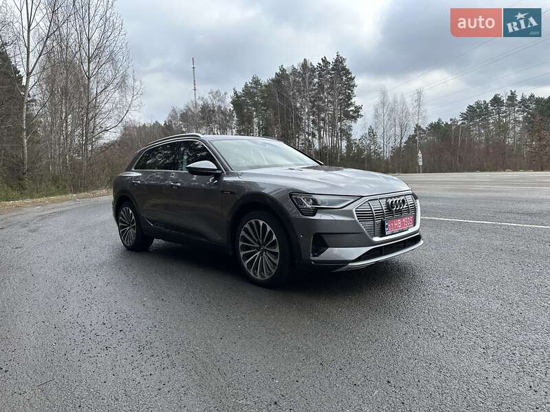 Audi e-tron 2019