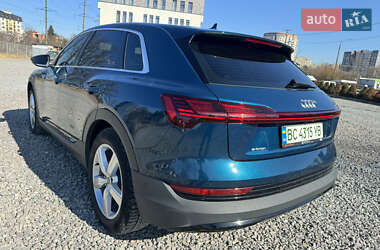 Внедорожник / Кроссовер Audi e-tron 2021 в 