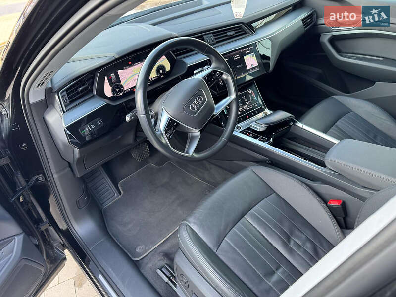 Внедорожник / Кроссовер Audi e-tron 2021 в Иршаве
