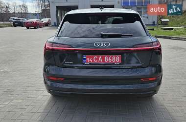 Внедорожник / Кроссовер Audi e-tron 2022 в 