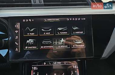 Внедорожник / Кроссовер Audi e-tron 2022 в 