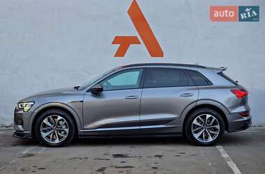 Внедорожник / Кроссовер Audi e-tron 2020 в 
