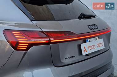 Внедорожник / Кроссовер Audi e-tron 2020 в 