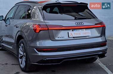 Внедорожник / Кроссовер Audi e-tron 2020 в 