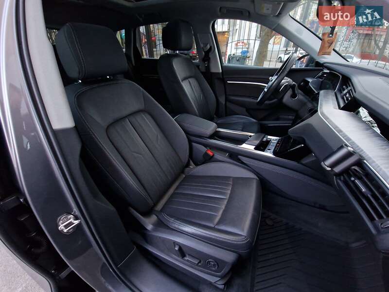 Внедорожник / Кроссовер Audi e-tron 2020 в Одессе