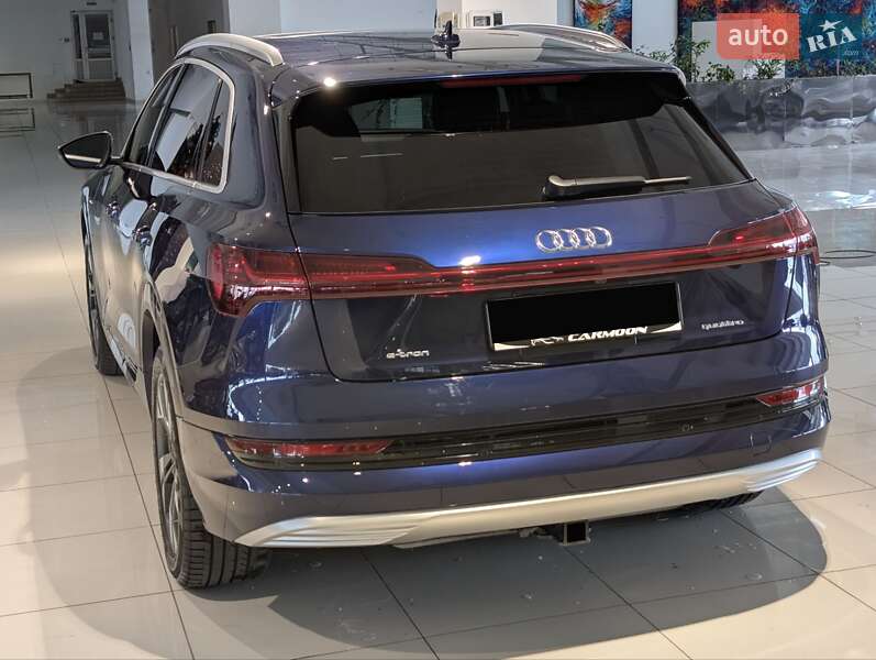 Позашляховик / Кросовер Audi e-tron 2021 в Києві