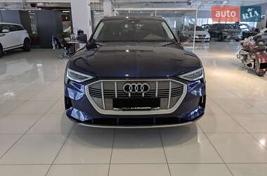 Внедорожник / Кроссовер Audi e-tron 2021 в 