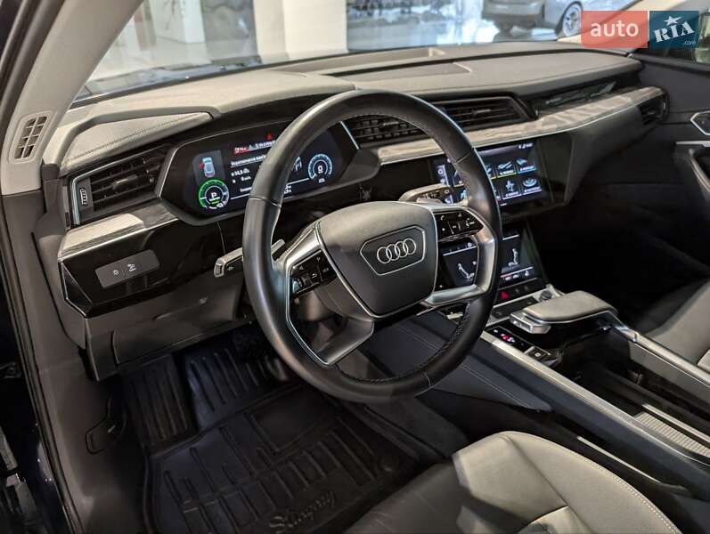 Позашляховик / Кросовер Audi e-tron 2021 в Києві