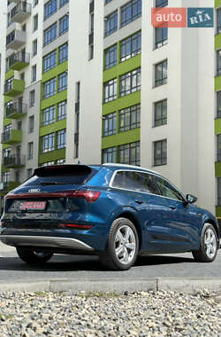 Внедорожник / Кроссовер Audi e-tron 2019 в 