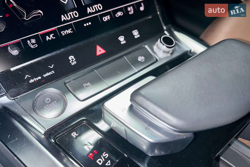 Внедорожник / Кроссовер Audi e-tron 2019 в Киеве