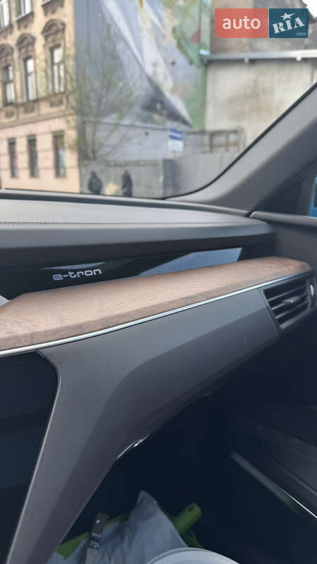 Внедорожник / Кроссовер Audi e-tron 2019 в Львове