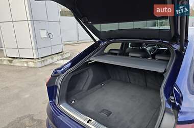 Внедорожник / Кроссовер Audi e-tron 2022 в 