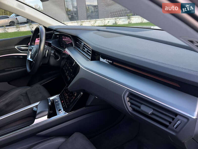 Внедорожник / Кроссовер Audi e-tron 2020 в Ужгороде