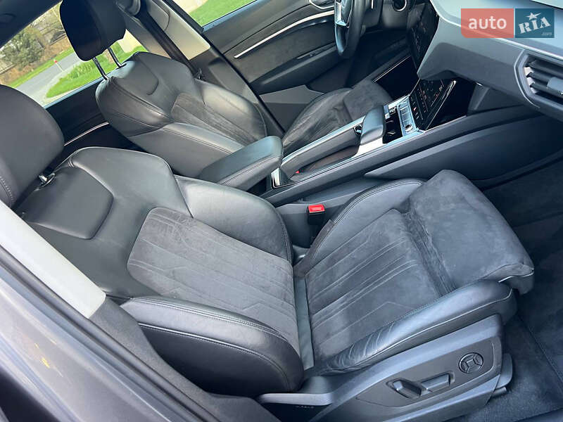 Внедорожник / Кроссовер Audi e-tron 2020 в Ужгороде