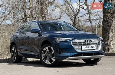 Позашляховик / Кросовер Audi e-tron 2020 в 