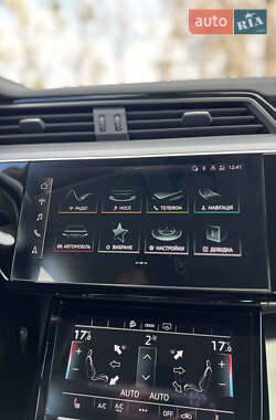 Позашляховик / Кросовер Audi e-tron 2020 в 