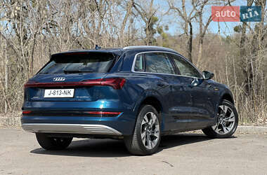 Позашляховик / Кросовер Audi e-tron 2020 в 