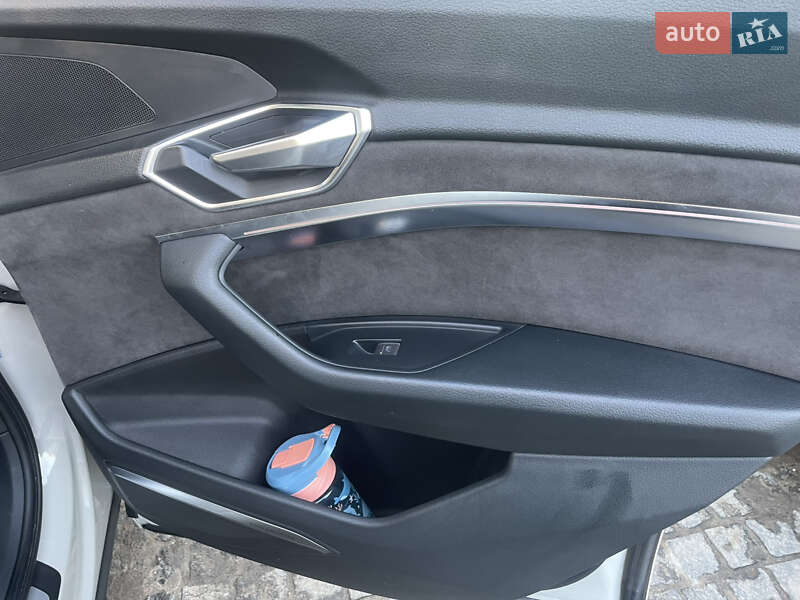 Внедорожник / Кроссовер Audi e-tron 2019 в Житомире