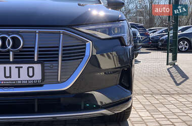 Позашляховик / Кросовер Audi e-tron 2019 в 