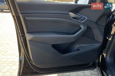 Позашляховик / Кросовер Audi e-tron 2019 в 