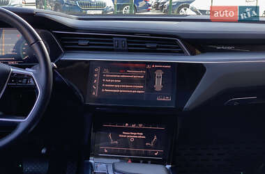 Позашляховик / Кросовер Audi e-tron 2019 в 