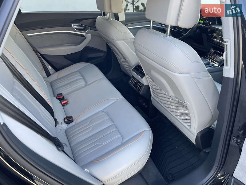 Позашляховик / Кросовер Audi e-tron 2019 в Луцьку